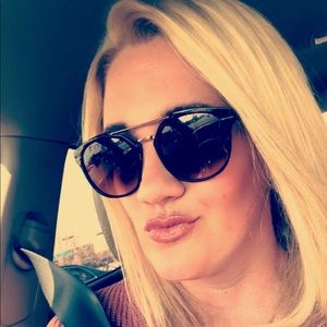 Meet your Posher, Elisa